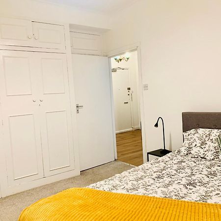 Cosy 2 Bedroom Apartment In Swiss Cottage. ลอนดอน ภายนอก รูปภาพ