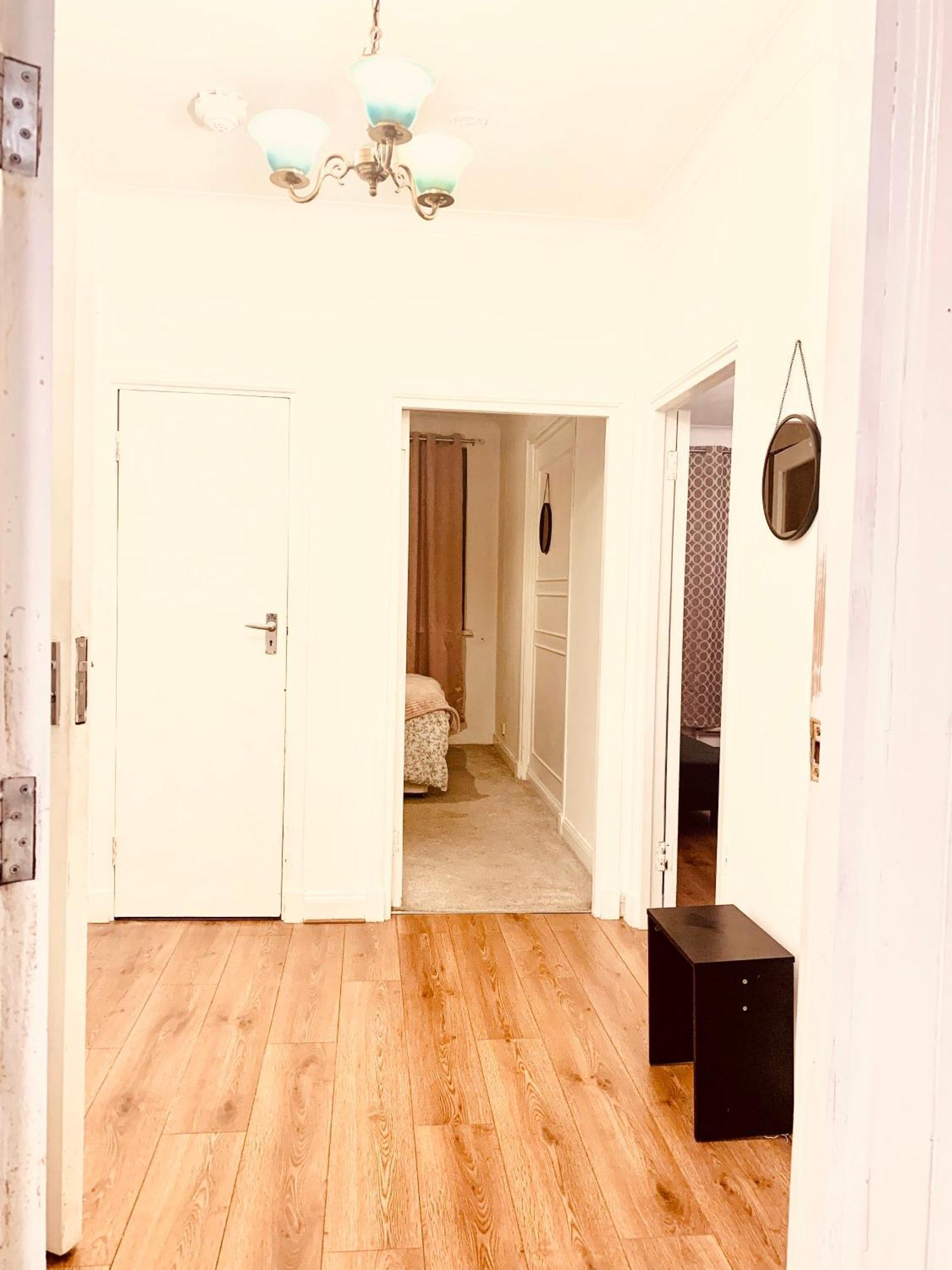 Cosy 2 Bedroom Apartment In Swiss Cottage. ลอนดอน ภายนอก รูปภาพ