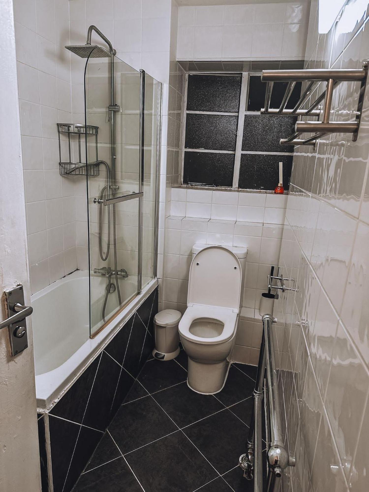 Cosy 2 Bedroom Apartment In Swiss Cottage. ลอนดอน ภายนอก รูปภาพ