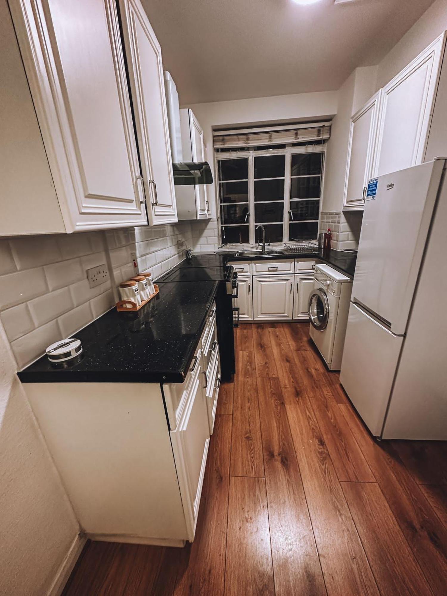 Cosy 2 Bedroom Apartment In Swiss Cottage. ลอนดอน ภายนอก รูปภาพ