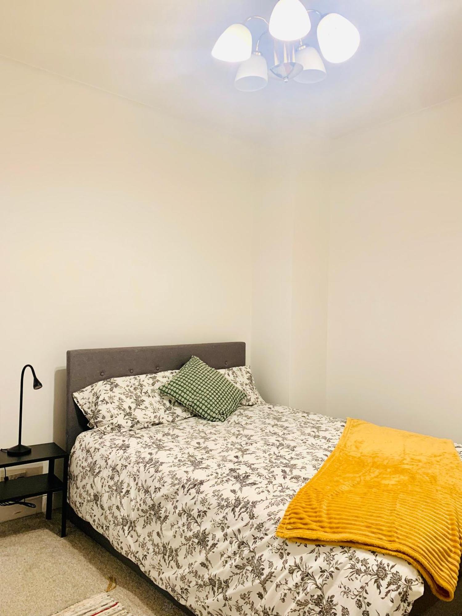 Cosy 2 Bedroom Apartment In Swiss Cottage. ลอนดอน ภายนอก รูปภาพ