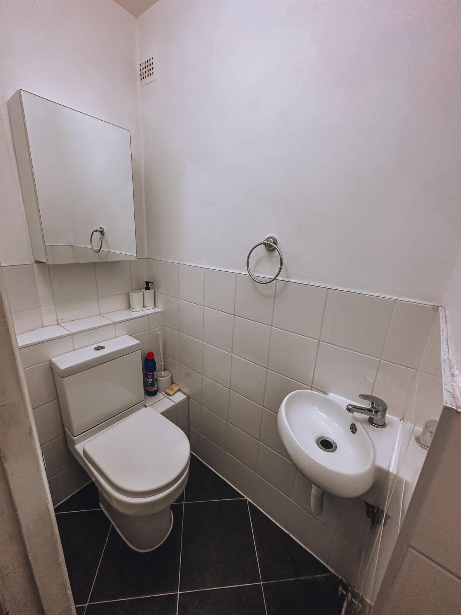 Cosy 2 Bedroom Apartment In Swiss Cottage. ลอนดอน ภายนอก รูปภาพ