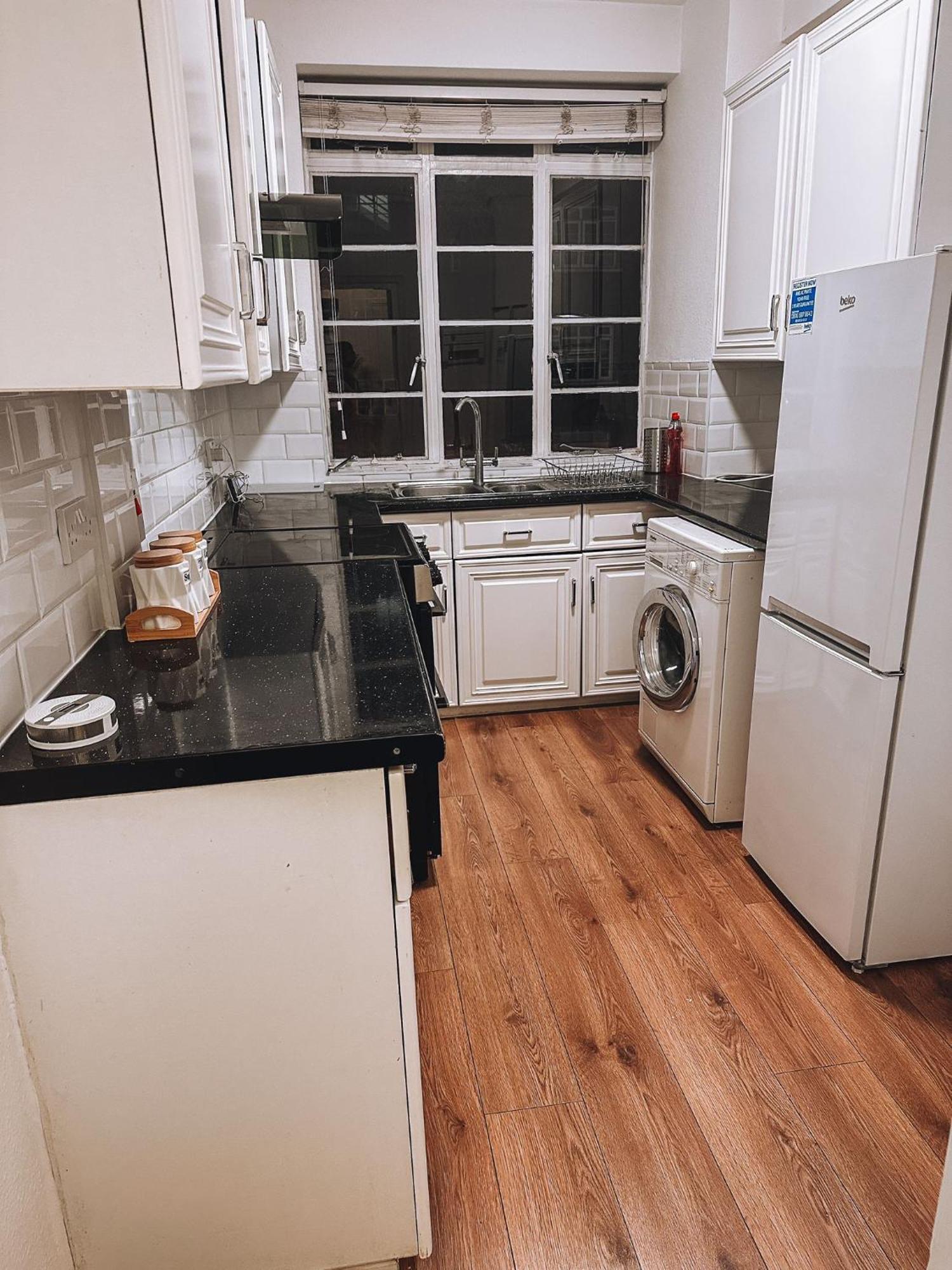 Cosy 2 Bedroom Apartment In Swiss Cottage. ลอนดอน ภายนอก รูปภาพ